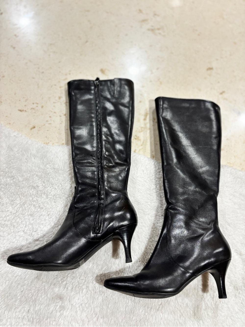 Rockport Black Knee-High Pointed Toe Leather Heeled Boots - Picture 4 of 13